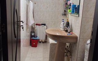 Apartament cu 3 camere de vânzare in Cetate - Poză 6
