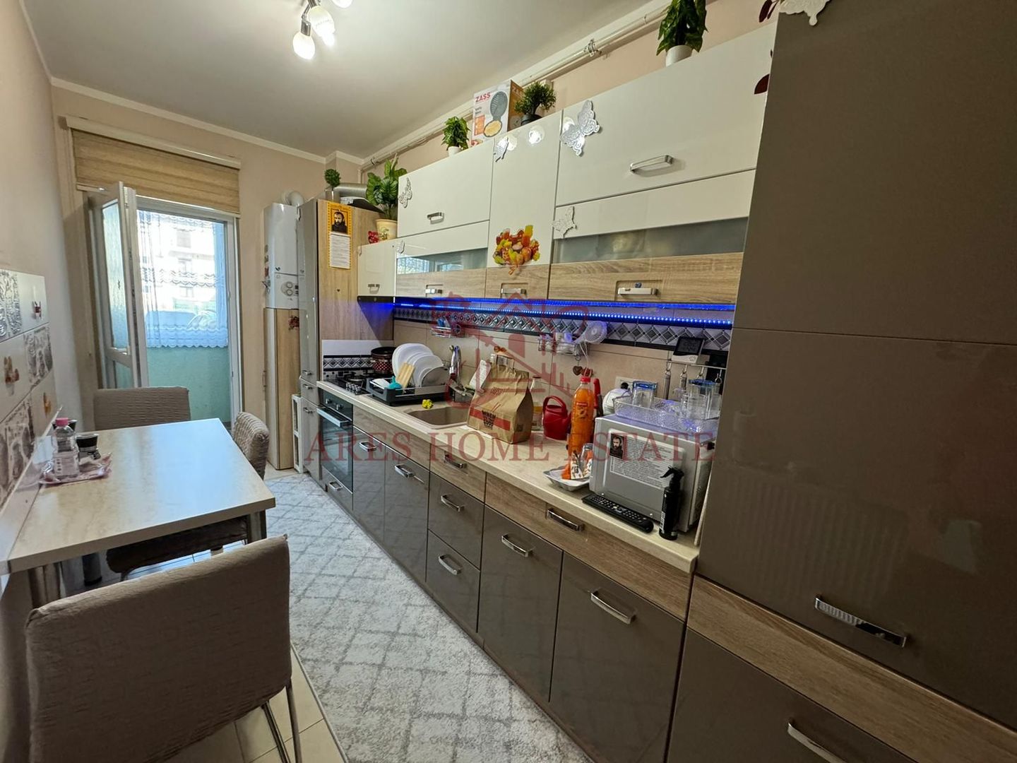 Apartament complet mobilat cu 3 camere în Giroc - 135,000 € - Poză 1