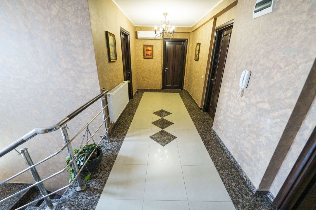 Vila moderna S+P+M, piscina acoperita, sauna, sala fitness-zona Ford/Cassia Park - Poză 7