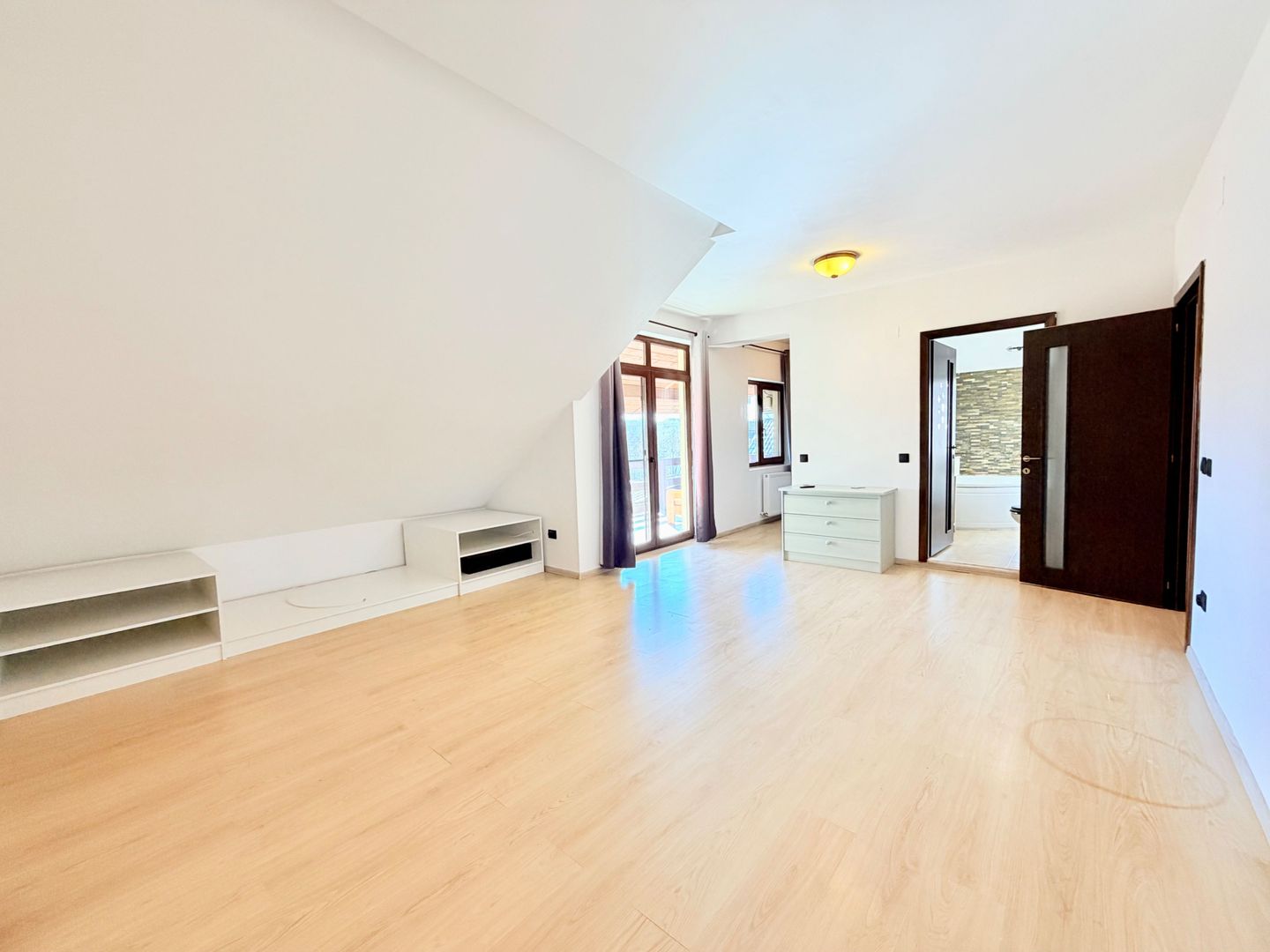 Duplex luminos si spațios, cu garaj, in zona Mehala - Ronat - Poză 11