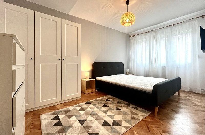 Apartament 3 camere, prima închiriere, elegant si primitor, in Circumvalațiunii - Poză 1