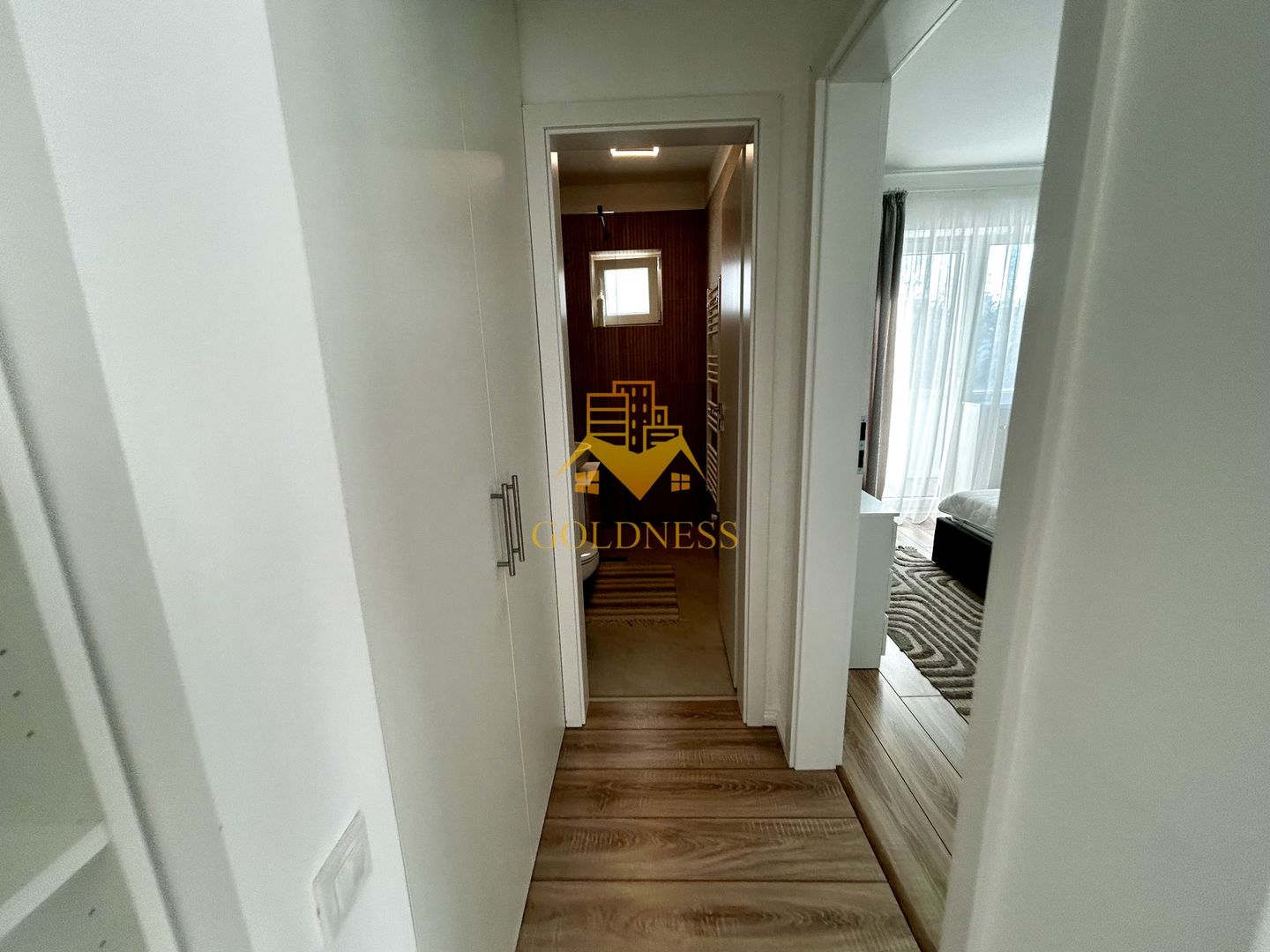 2 camere semidecomandate, Prima Inchiriere, Hotel Royal Gheorgheni - Poză 10