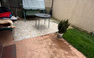 Casă înșiruită complet mobilată + curte+ 2 parcari în complex inchis! - Poză 28