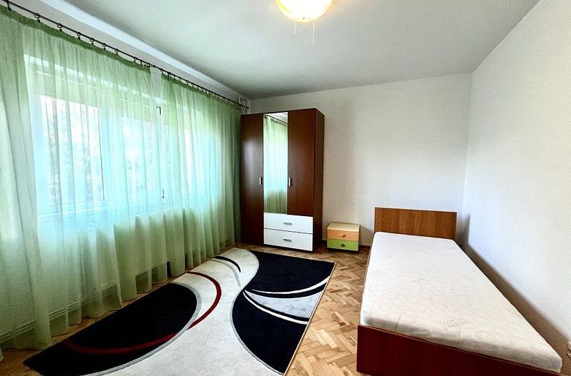 Un apartament spațios cu 3 camere, et. 1, in zona Girocului - Vladeasa - Poză 8