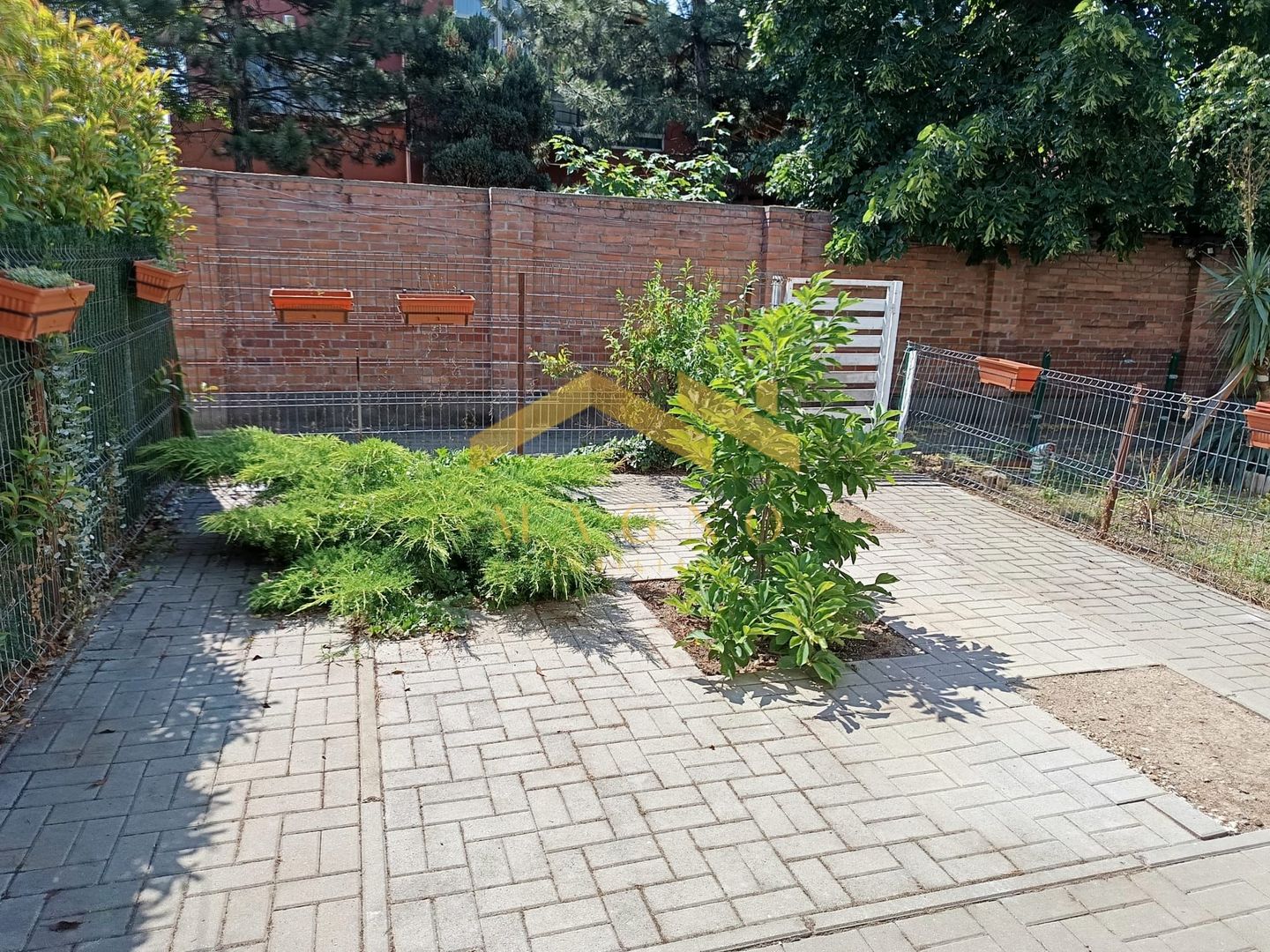 CASA SPATIOASA CU 4 CAMERE CARTIER GRADISTE - Poză 7