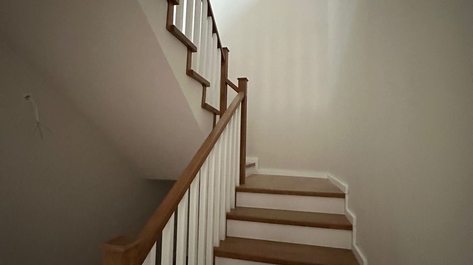 CASA TIP DUPLEX DESPARTIT PRIN GARAJ - Poză 28
