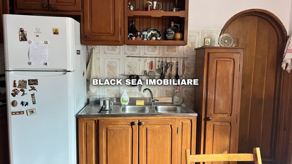 Vila 7 camere D+P+1+M - 2 Garaje - 50m de plaja - Zona centrala - Poză 11