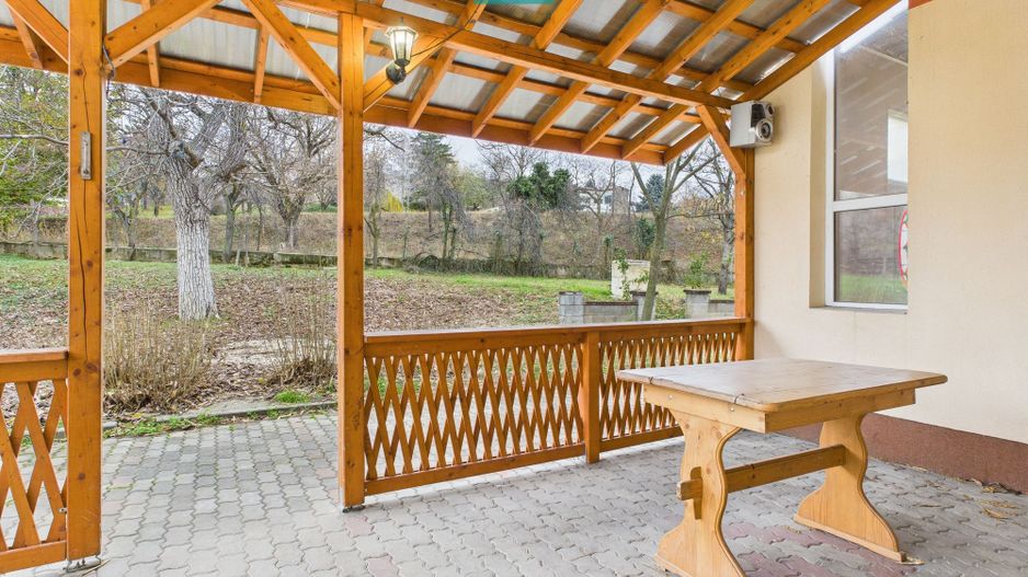 CONAC IMPRESIONANT ÎN GHIOROC - Poză 29