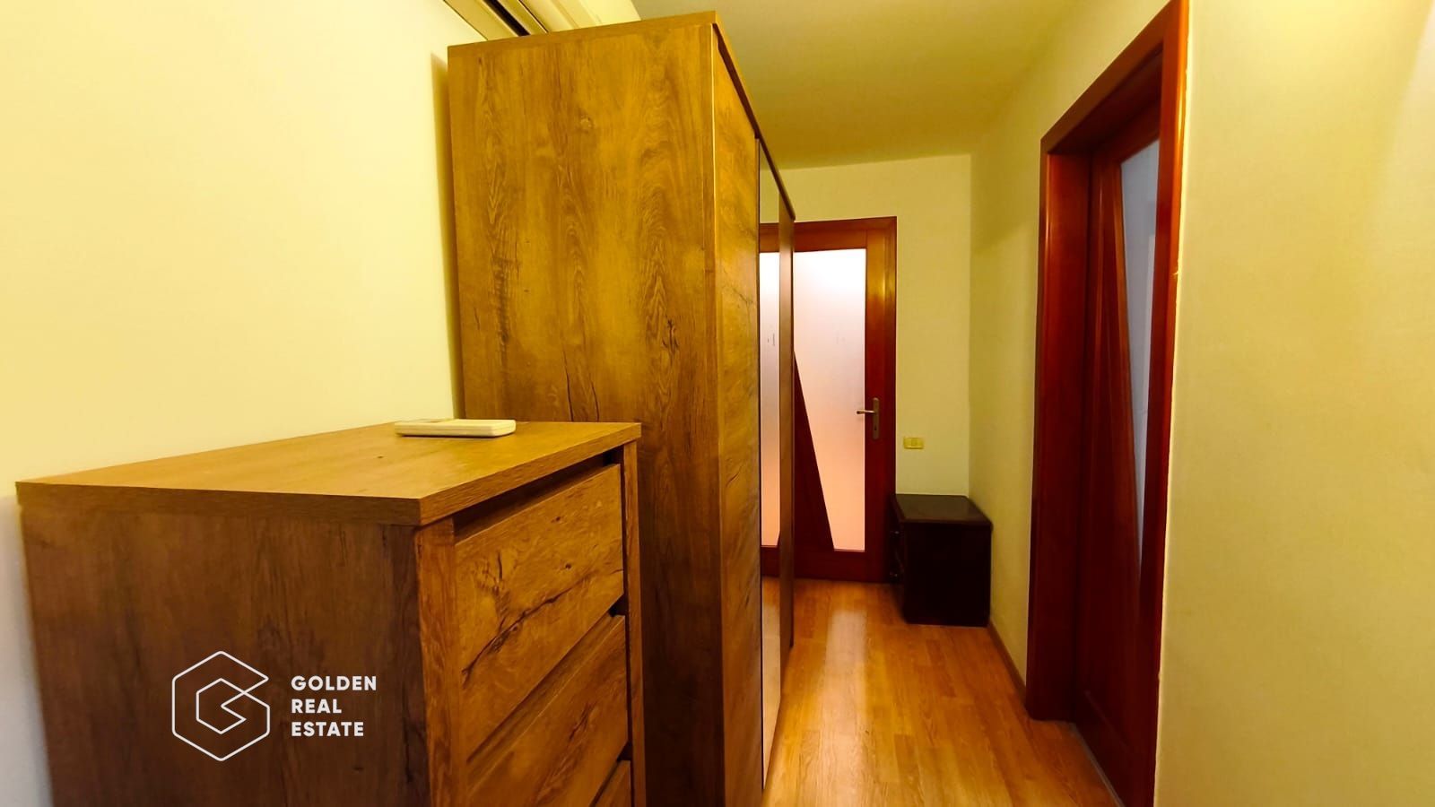 Apartament la etajul 1, super spatios, 2 balcoane, zona Uta - Poză 8
