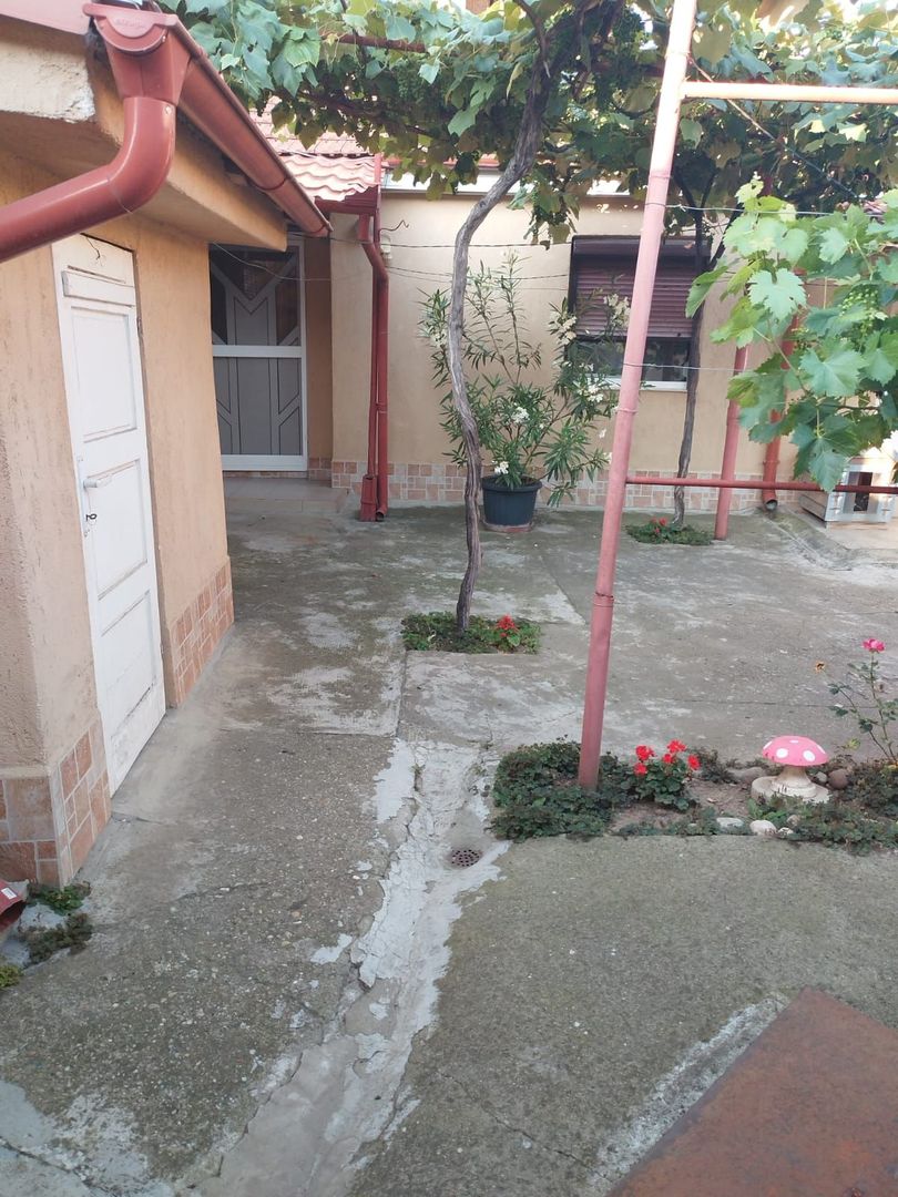 ageuropa.ro vinde casa in zona 14 Mai cu 3 cam. si teren aferent de 500mp. - Poză 5