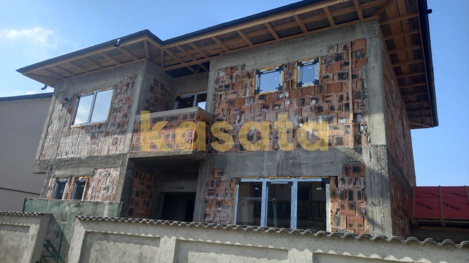 Vilă 4 camere Diamantului | Curte 250 mp, pompă căldură - Poză 4