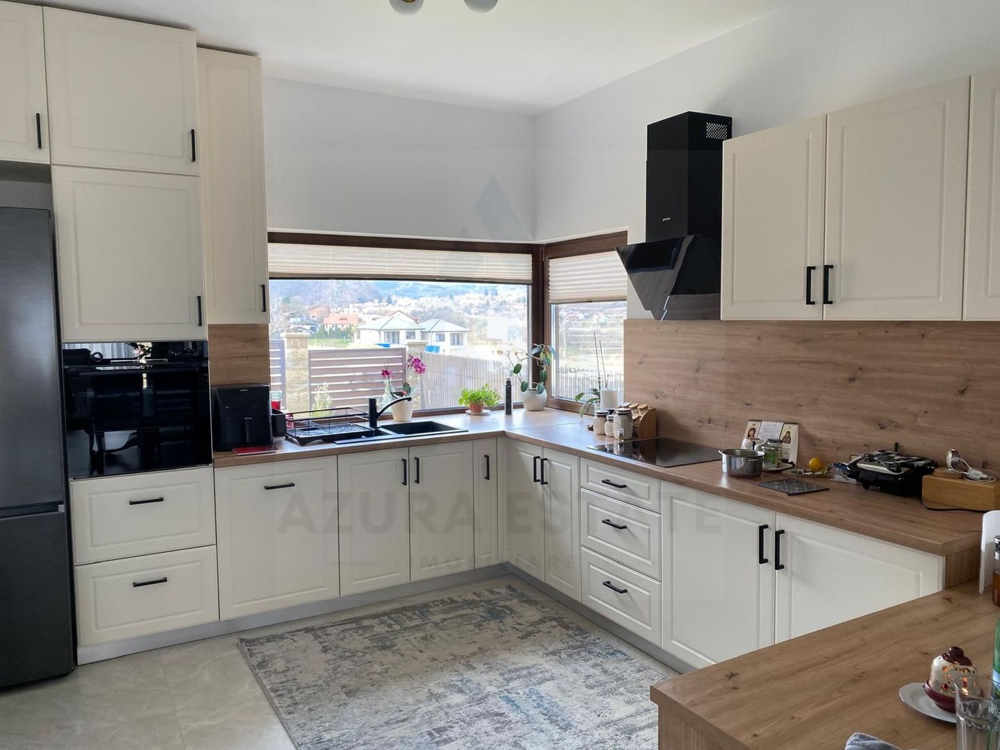 Casa ultrafinisata 199 mp utili garaj si teren 410 mp in Cisnadioara - Poză 12