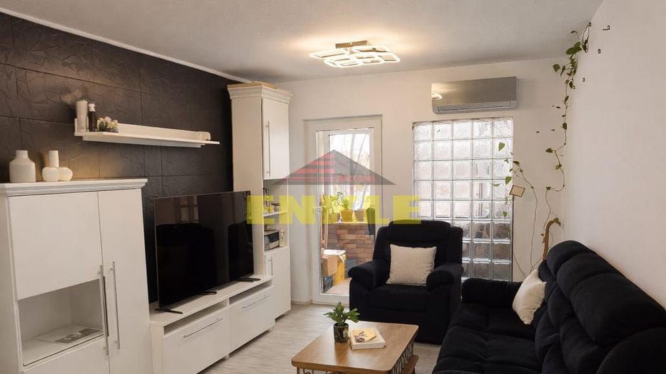 Apartament 4 camere DECOMANDAT – Ultracentral, Bd. Mihai Eminescu - Poză 1