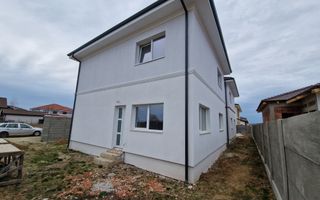 Duplex cu 3 domitoare si bucatarie inchisa, Mosnita Noua - Poză 1