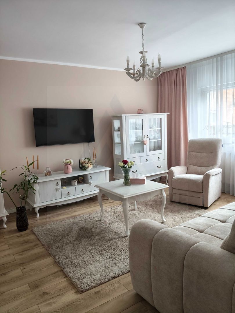 Apartament ultrafinisat 60 mp utili cu bucatarie inchisa zona Terezian - Poză 2