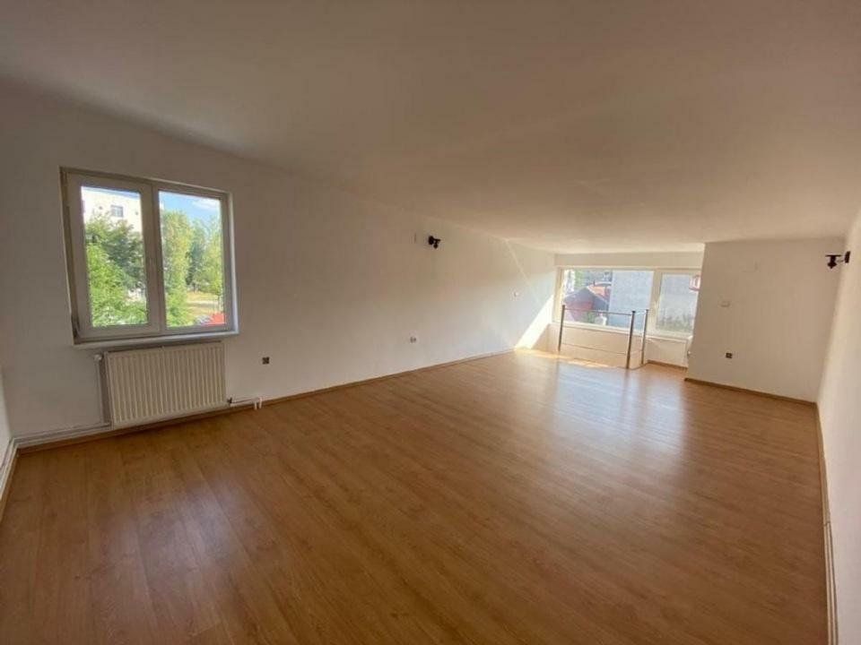 Vila luminoasa Crangasi/ Giulesti,  245 MP construiti, utilitati, 340000 EUR - Poză 11