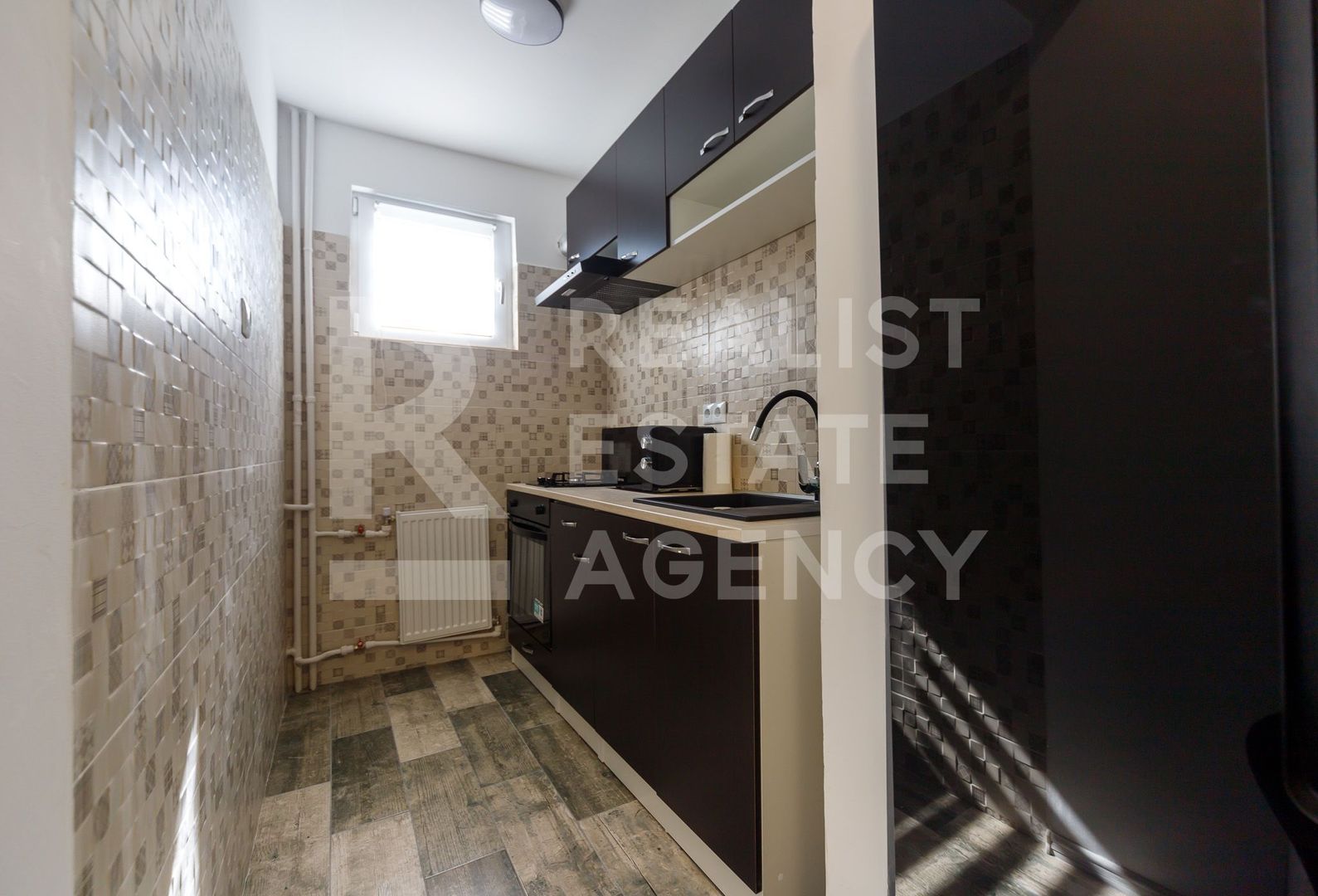 Vânzare, apartament cu 2 camere în zona Drumul Taberei - Poză 4