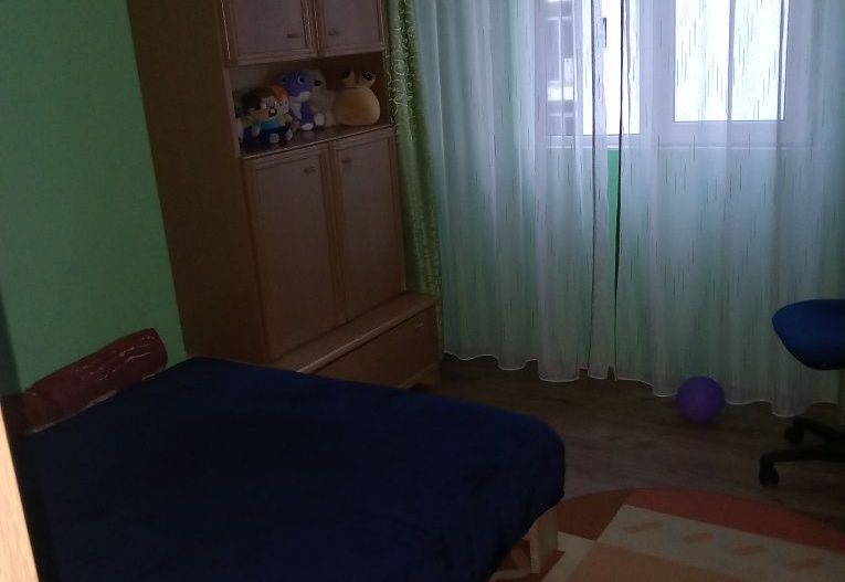 De închiriat apartament 3 camere - Poză 7