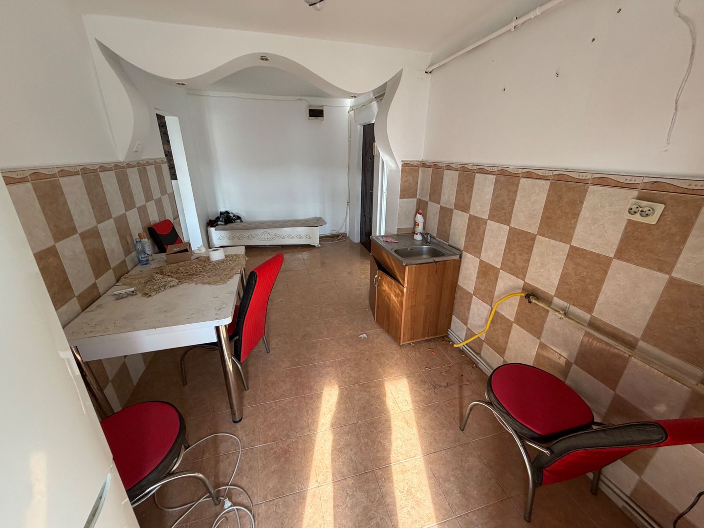 Apartament 2 camere, etaj 2 - zona Industriala - Poză 4