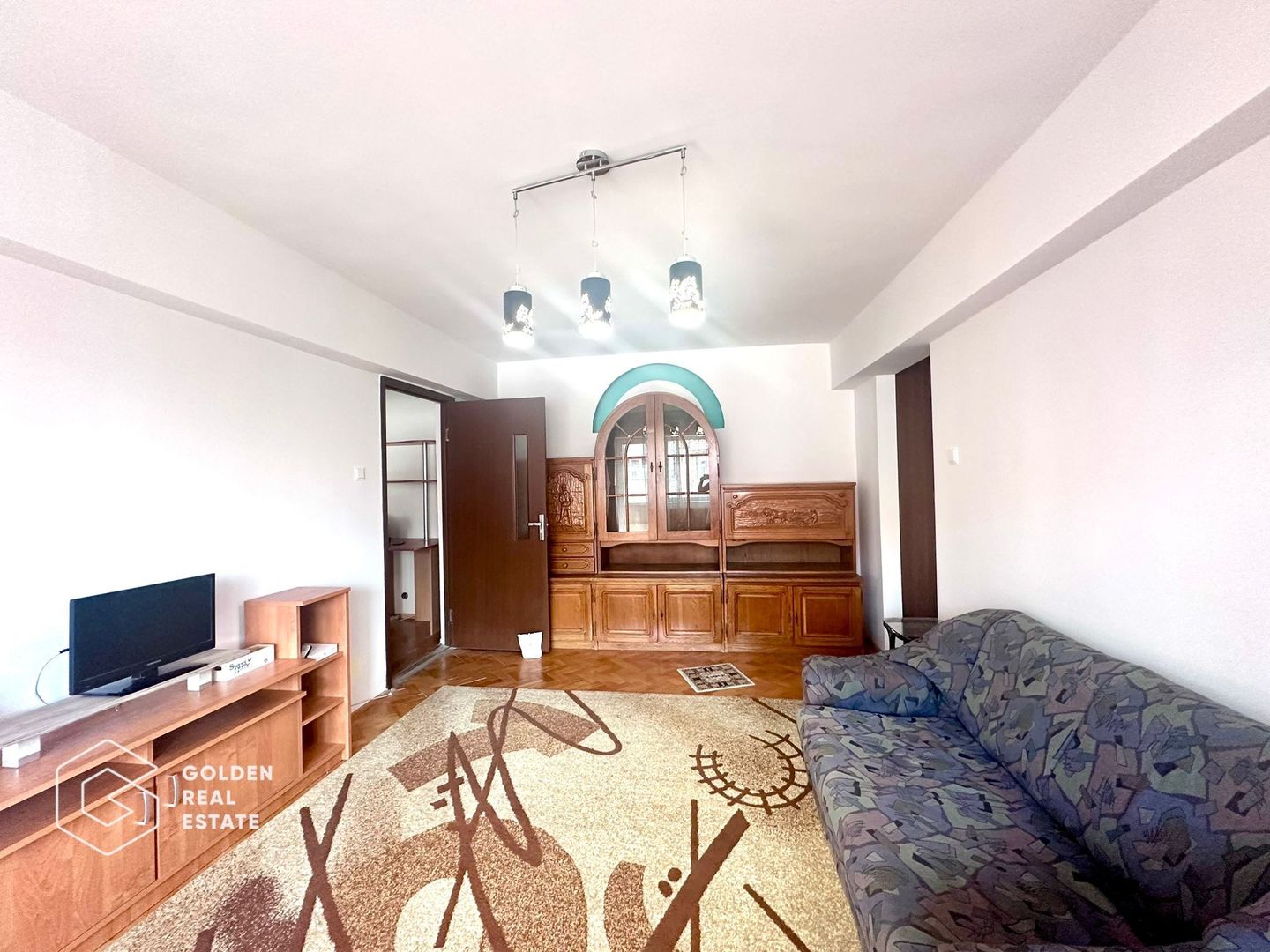 Apartament 2 camere, zona Alfa, aproape de tramvai, loc parcare inclus - Poză 3