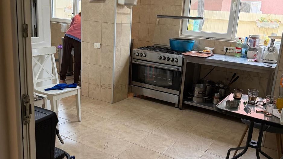 Vila Azil  14 Camere - Poză 13