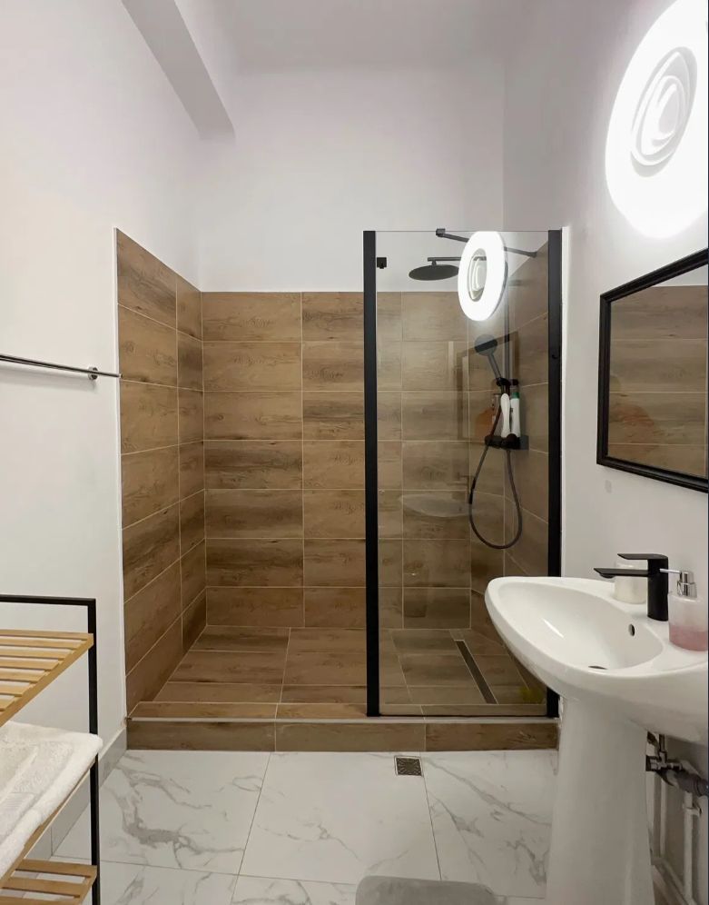 Apartament Modern De Inchiriat | Pet Friendly | Ultracentral | Terasa - Poză 6