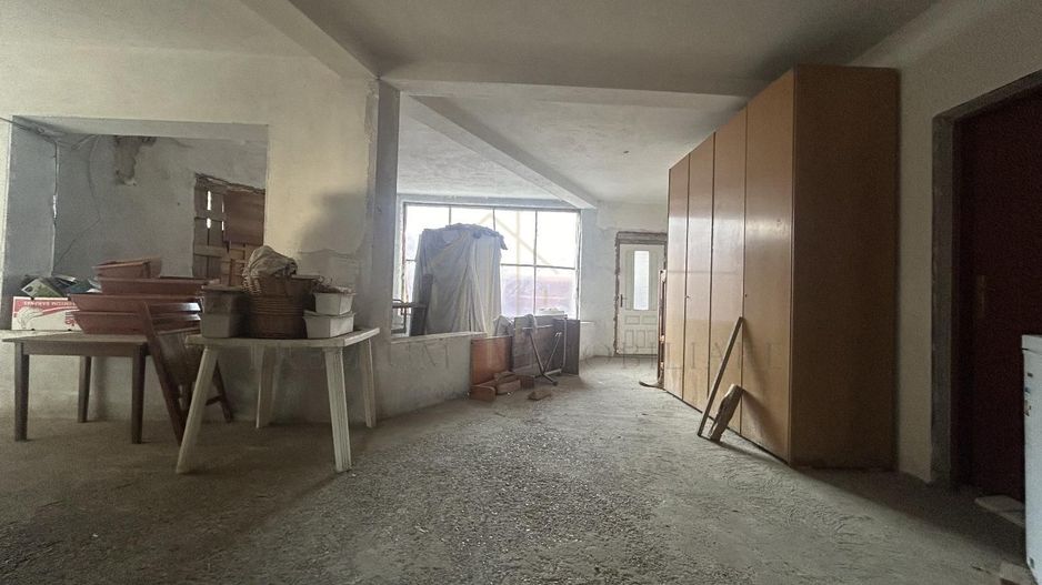 Proprietate multifuncțională cu potențial pentru investiții - Poză 9