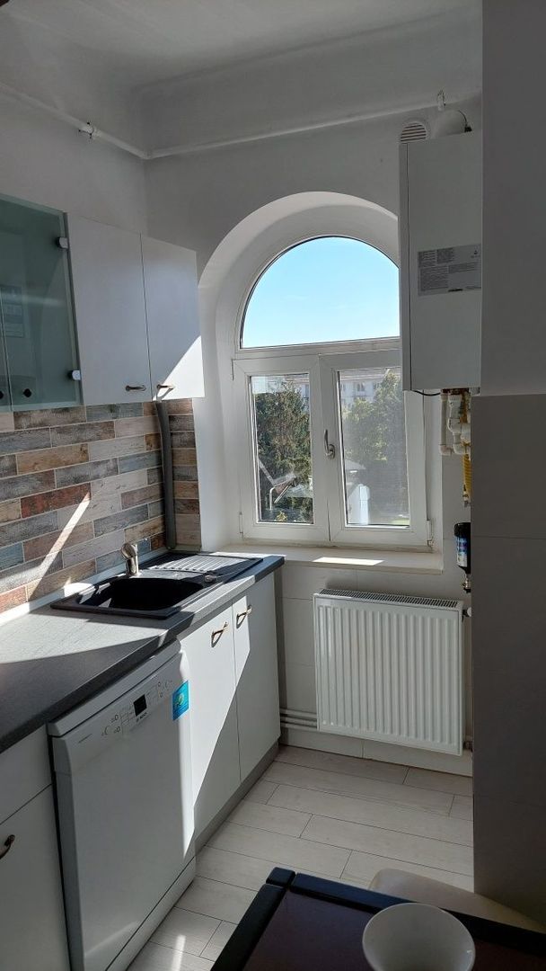 Apartament ultracentral de închiriat - Poză 3