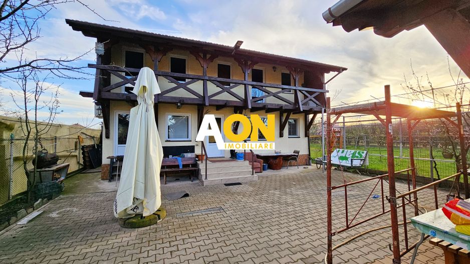 Casa cu 2 corpuri de cladire, 504 mp teren, Lipoveni - Poză 2