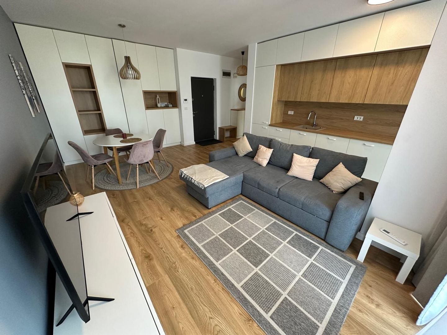 Apartament la Nord One -loc de parcare - Poză 1