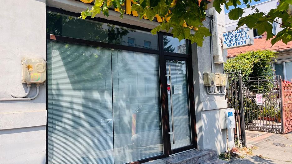 Spatiu stradal, central, cu vad comercial si vizibilitate excelenta - Poză 13