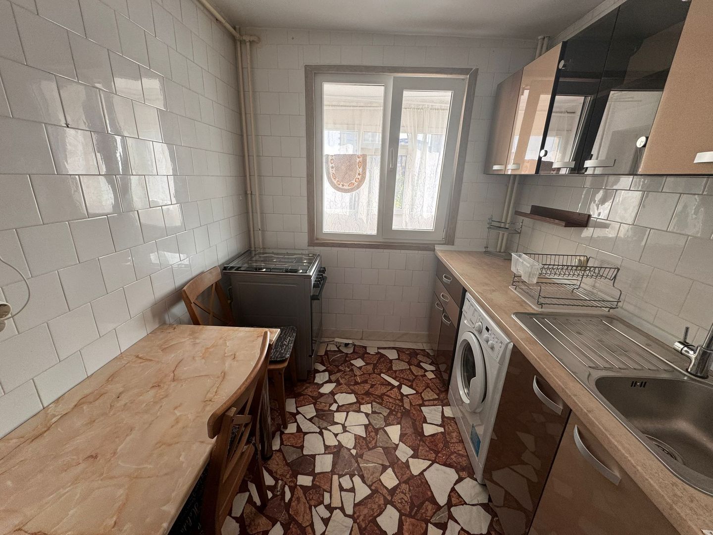 Costin Georgian Chisinau 2 camere 5/8 42 mp - Poză 5