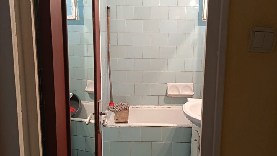 De vanzare apartament cu 2 camere, parter, micro 13 B, 60.000 euro - Poză 7