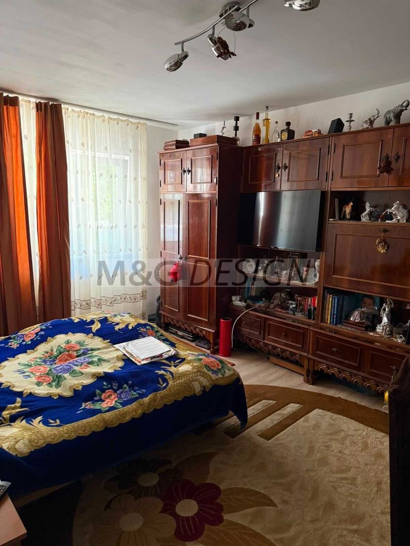 Apartament 3 camere  Lipovei - Poză 1