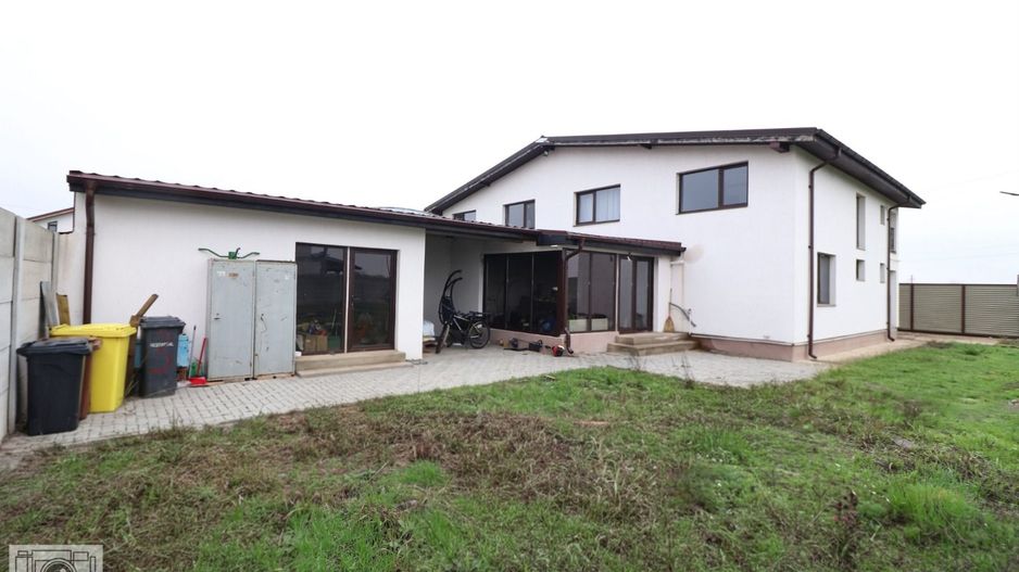 Soluție Locativă pentru Firme: Vilă cu Capacitate Mare în Ciorogarla - Poză 28