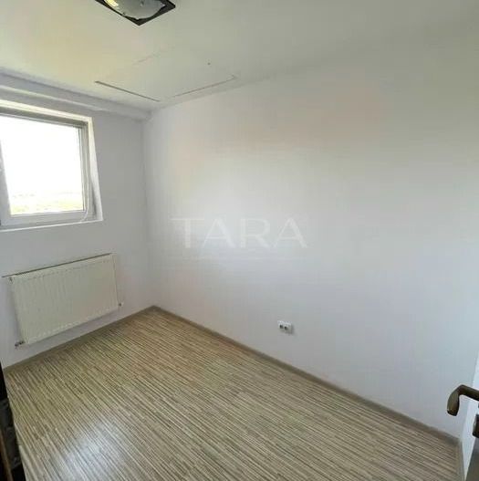 Apartament pe 2 niveluri, 3 camere, pod și parcare, Mănăștur. - Poză 3