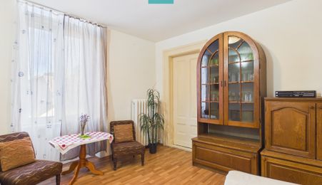 Apartament ultracentral cu 2 camere de închiriat