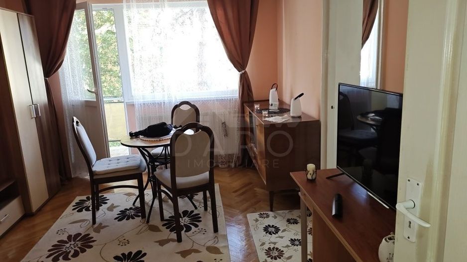 Se vinde apartament cu 2 camere str. Violetelor tg -mures - Poză 1