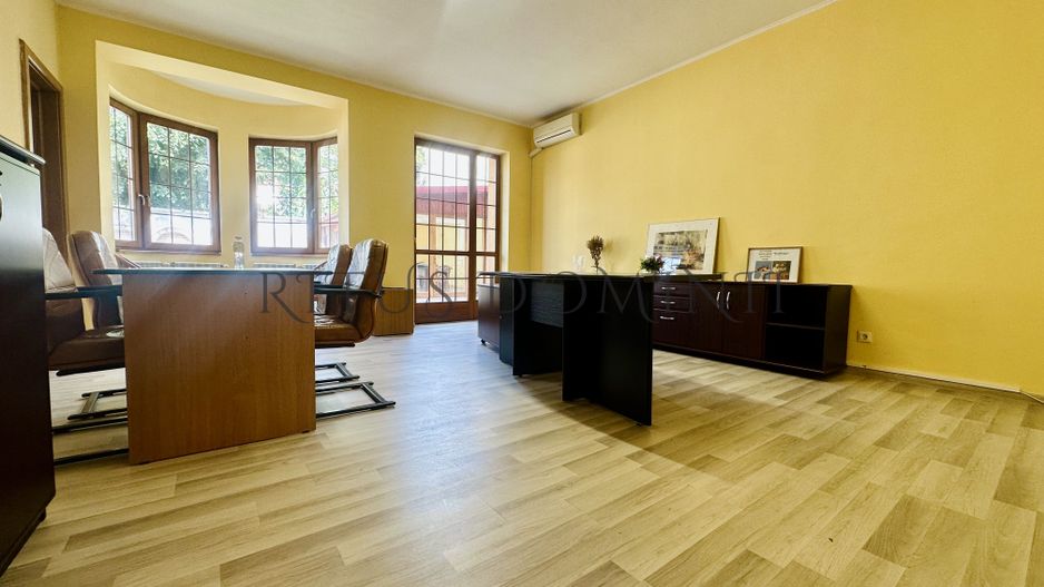 Casa de Închiriat Ultracentrala, 12 Camere, 10 Bai, 6 Parcari - Poză 2