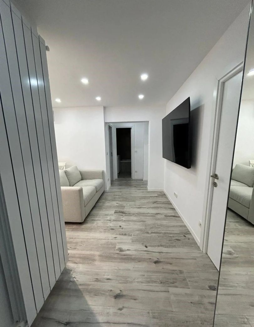 Închiriez apartament 3 camere lux, Unirii, centrală proprie - Poză 7