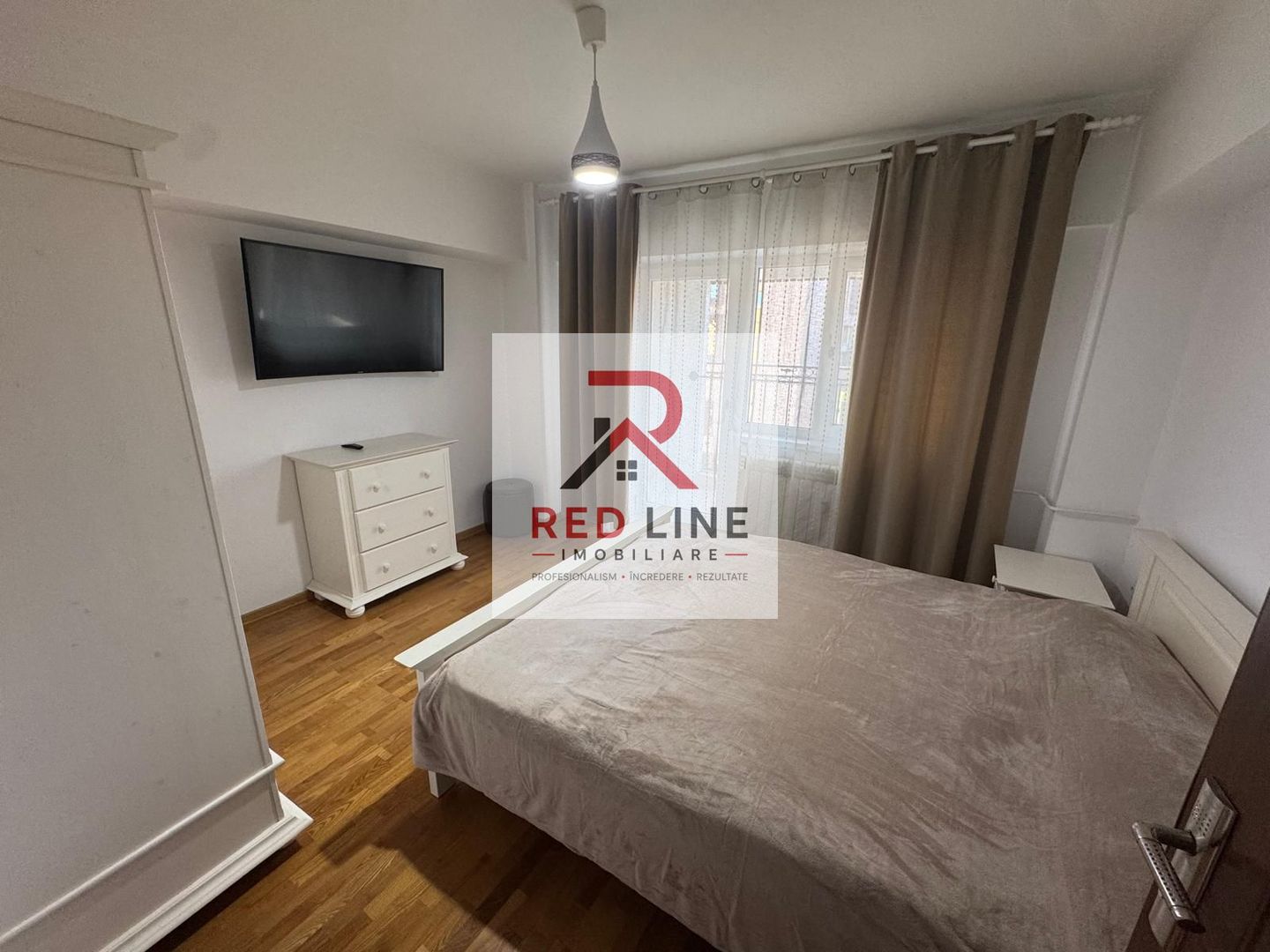 Apartament 4 cam. Premium , Ultracentral – Vis-à-vis de Primărie - Poză 2