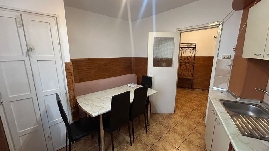Apartament 2 camere, etaj 3 - zona Cetate - Poză 9