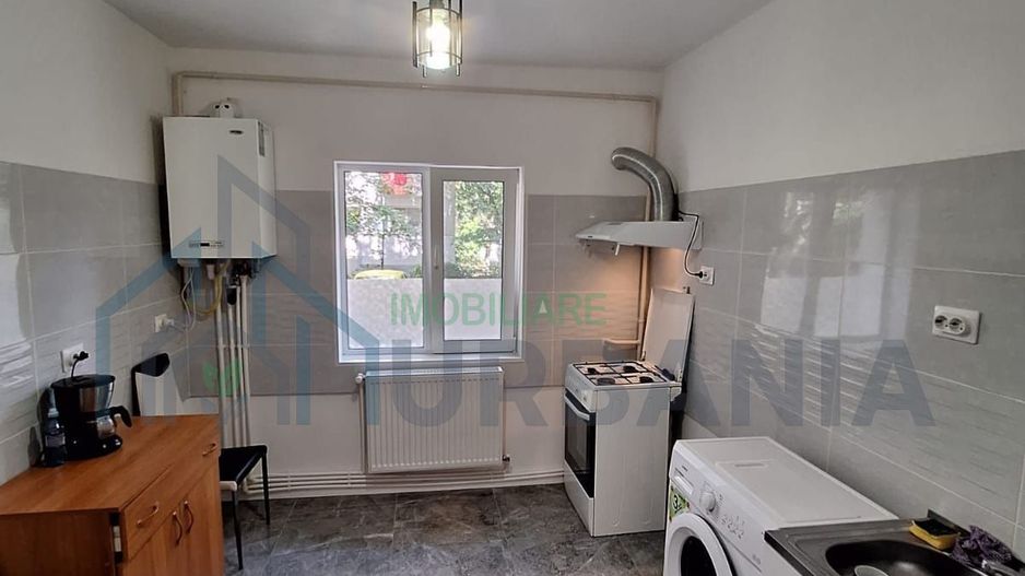 Apartament 3 camere, decomandat, parter inalt, renovat, zona Mircea cel Batran, Alexandru cel Bun - Poză 1