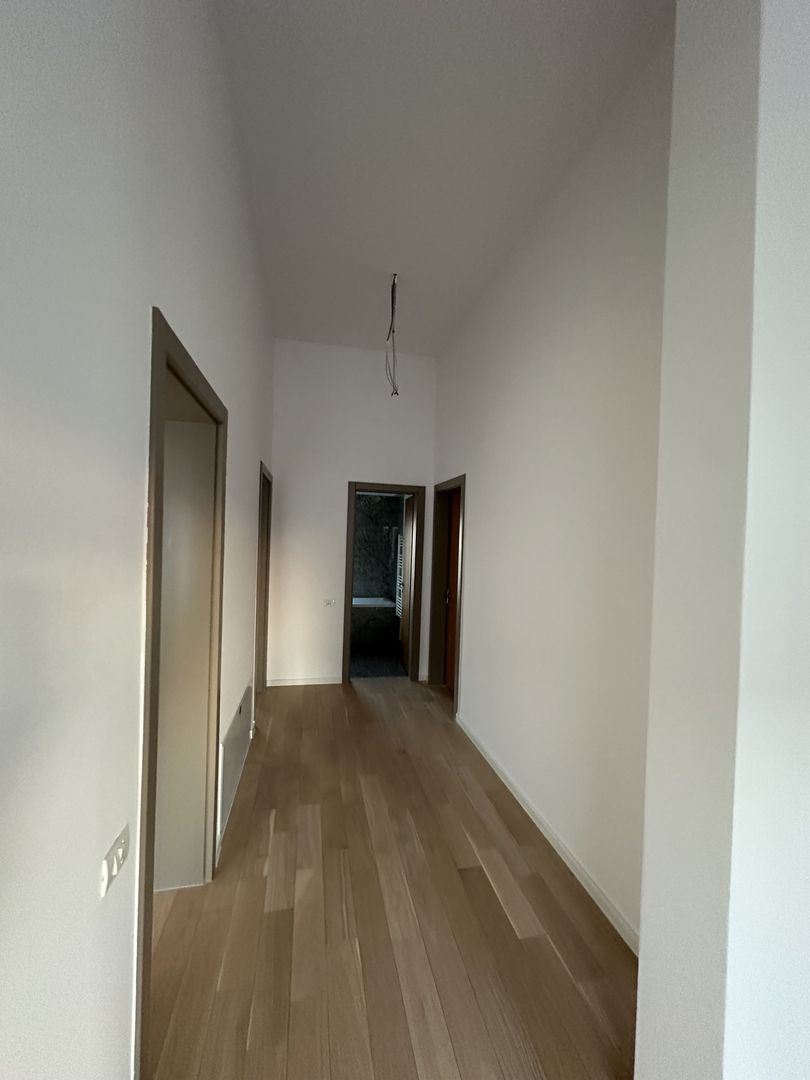 Casa cu 4 camere - Dumbravita - Poză 24