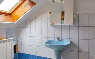 Casă spațioasă cu teren generos de 1.500 mp, zona CIUSMEAUA MOLDOVENCEI; - Poză 16