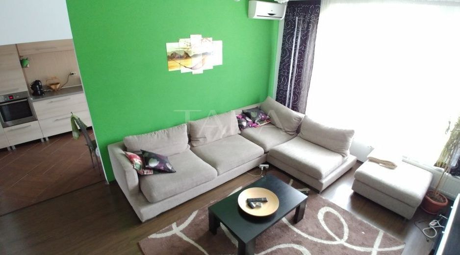 Apartament pe două niveluri cu garaj și parcare. - Poză 1