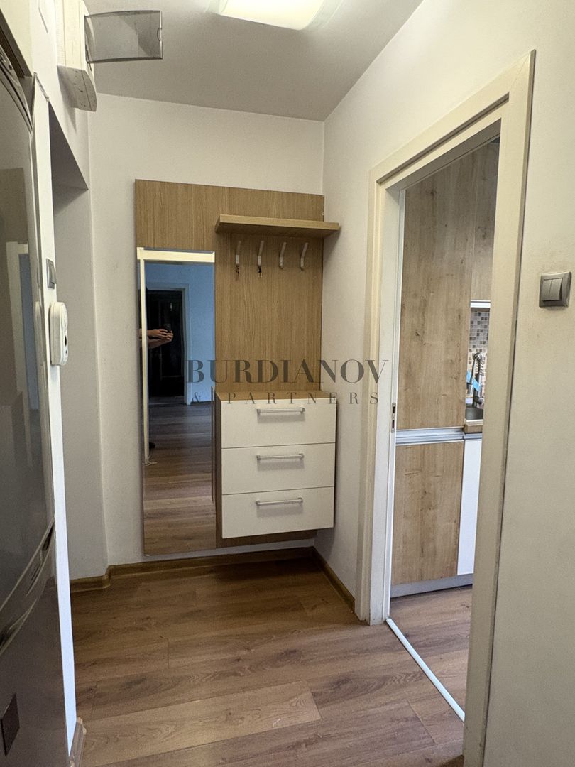 Apartament cu 3 camere - Metrou Costin Georgian - bd. 1 Decembrie 1918 - Poză 8