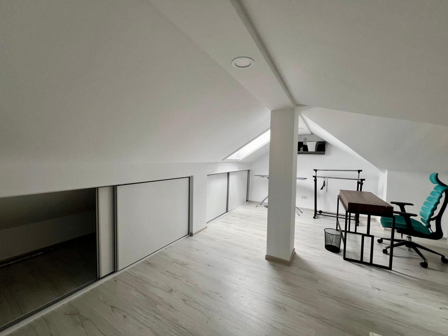Vila 4 camere Ansamblul Rezidential Cosmopolis - Poză 17