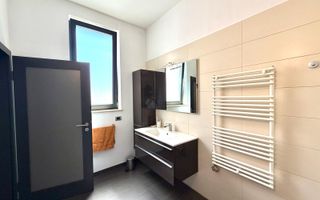 Vila cu 4 camere cu lift, jacuzzi și terasă panoramică tip penthouse - Poză 10