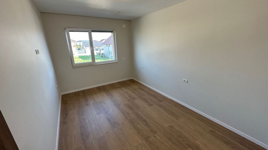 Duplex deosebit cu garaj și subsol - Poză 11